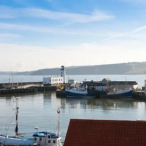 Harbourside With Private Parking Apartment